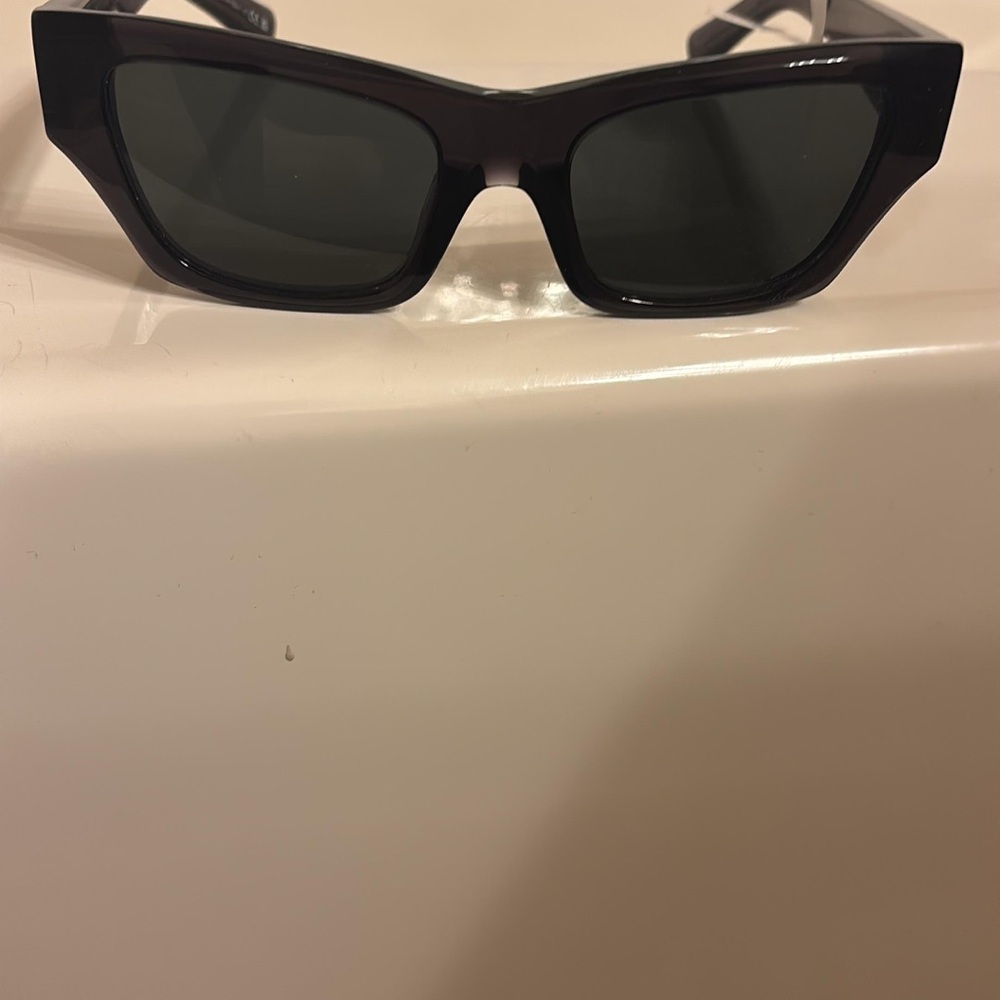Burberry Black Rectangular Sunglasses with Dark L… - image 1